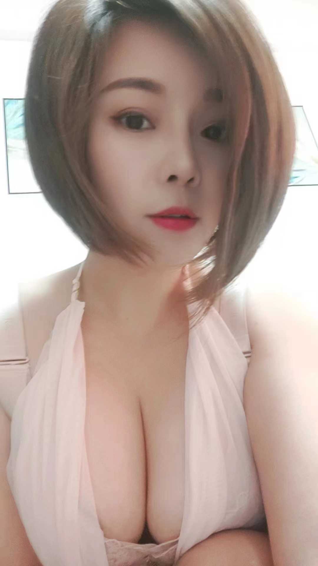 福永大白奶短发御姐优优