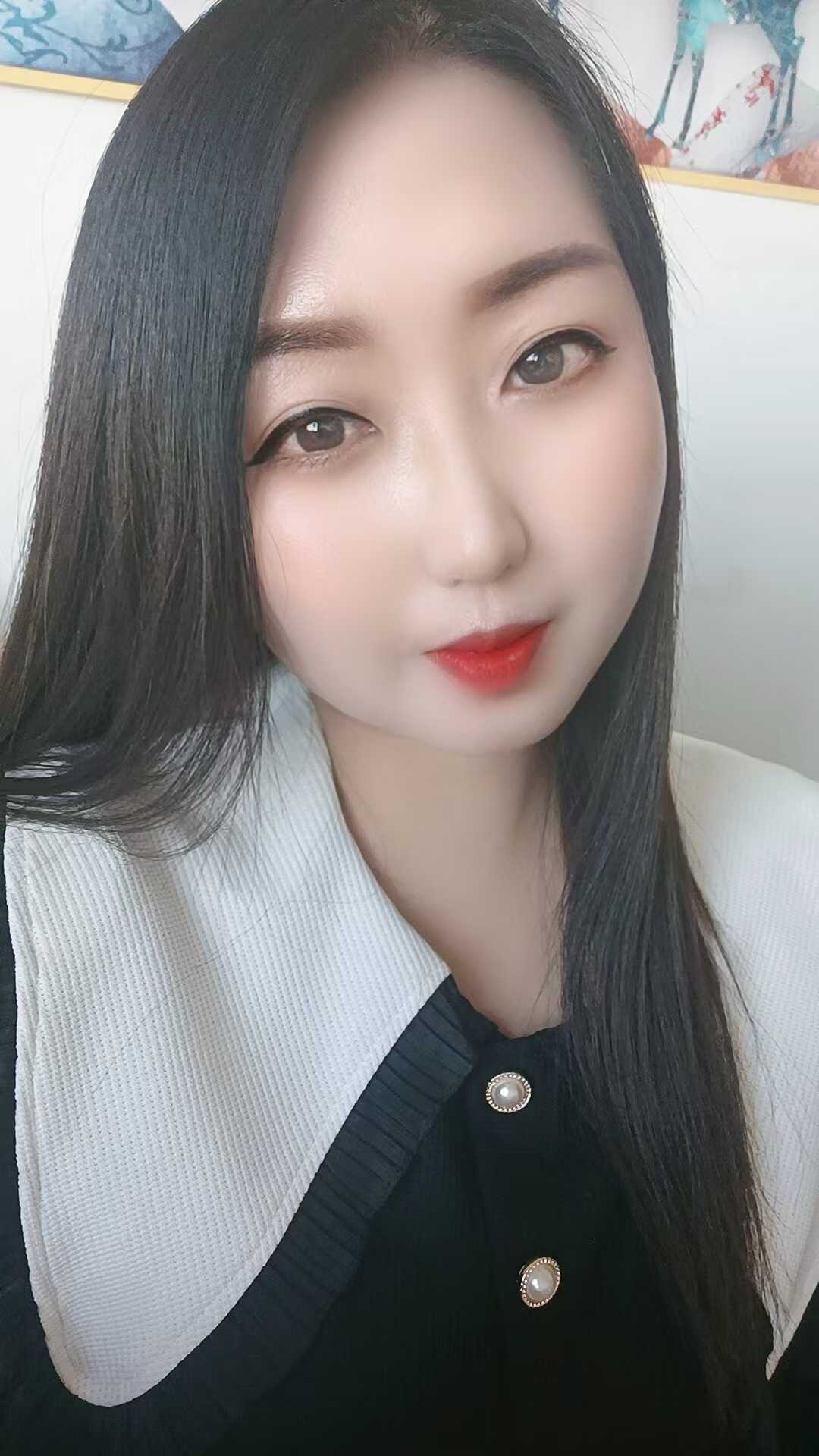 余杭丰满火辣可心小姐姐