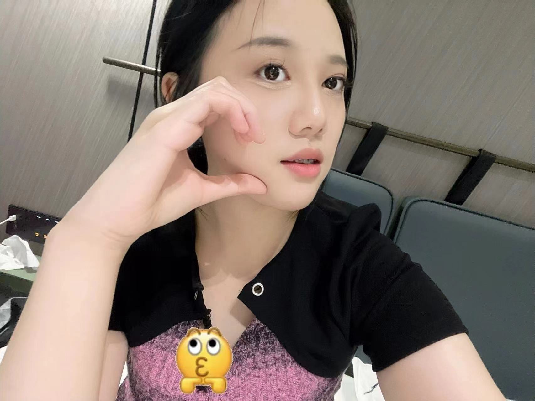 福田肥臀美腿嫩妞小怡