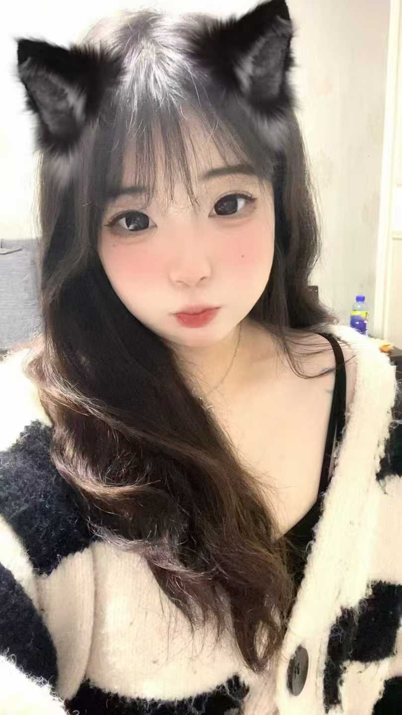 白嫩肉感小萌妹瑶瑶