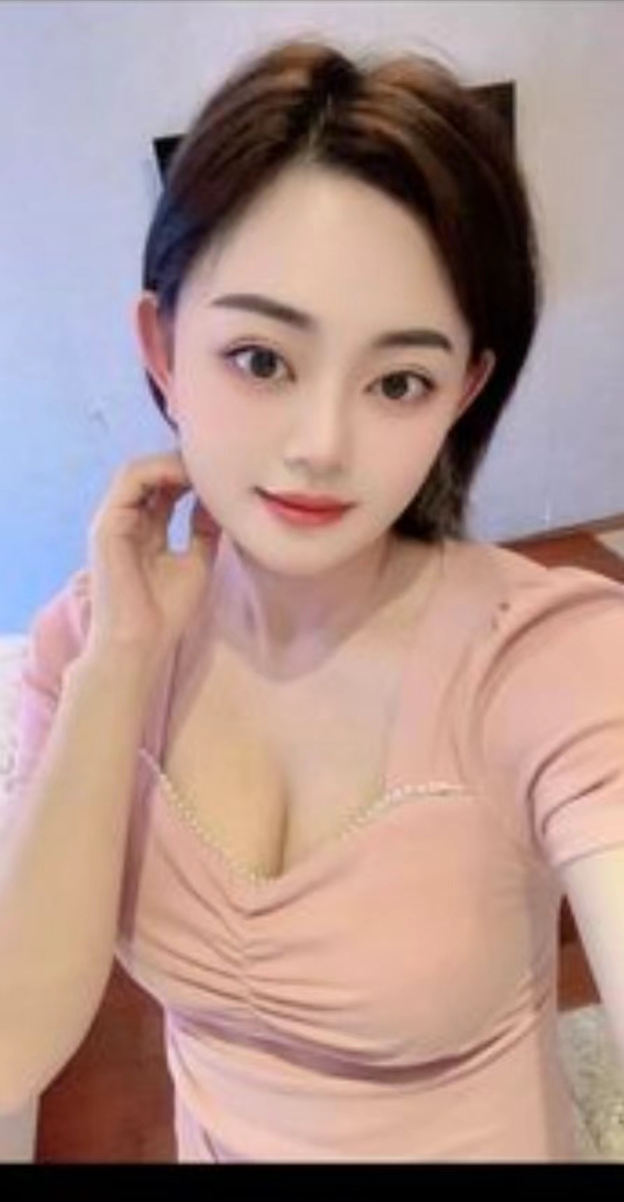 短发大胸辣妹予馨