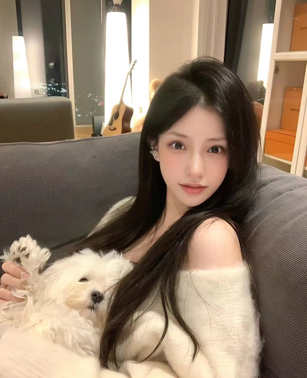 越看越迷人的小姐姐