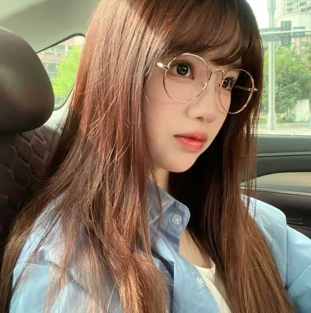 新人嫩妹，年龄很小，瘦瘦的