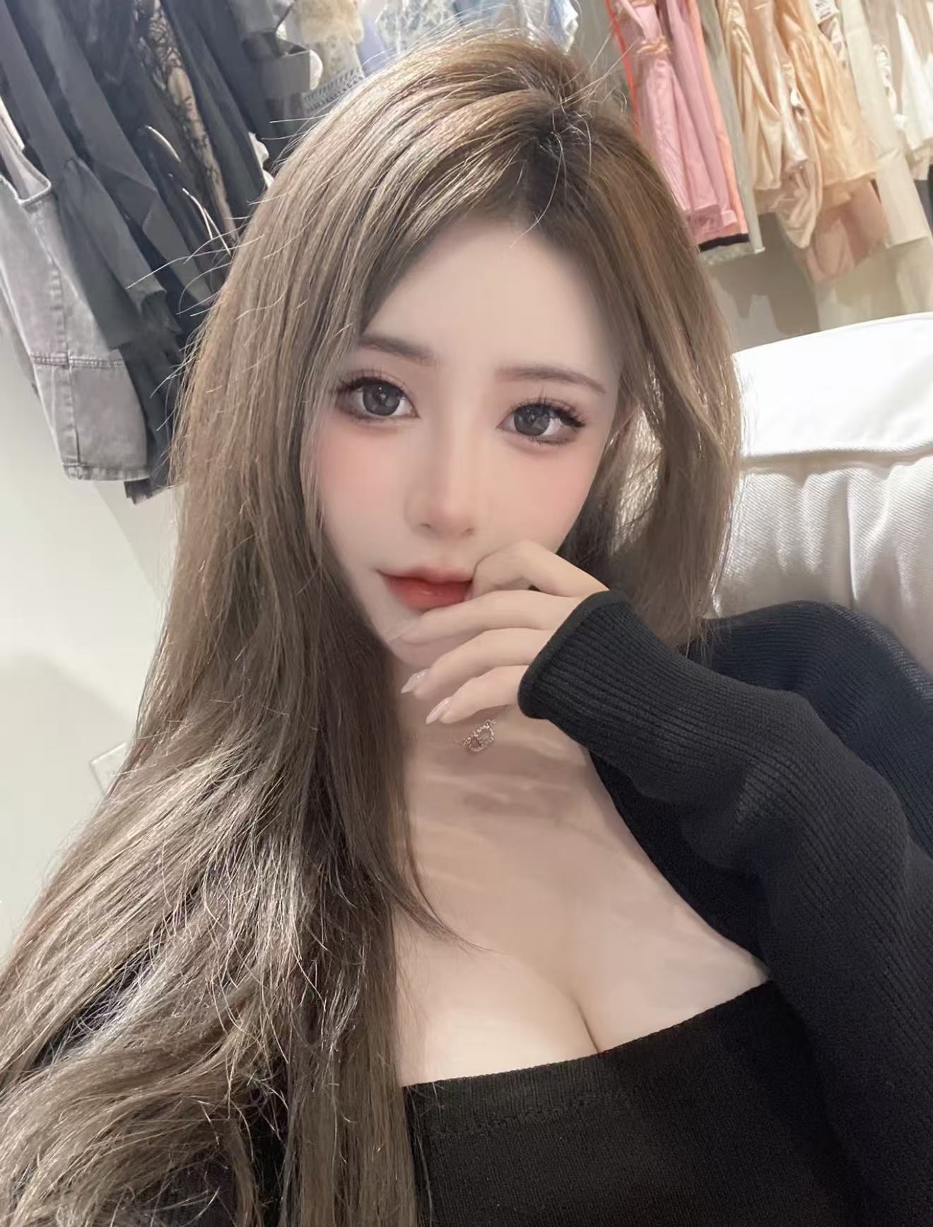 皮肤又嫩又滑，粉粉的