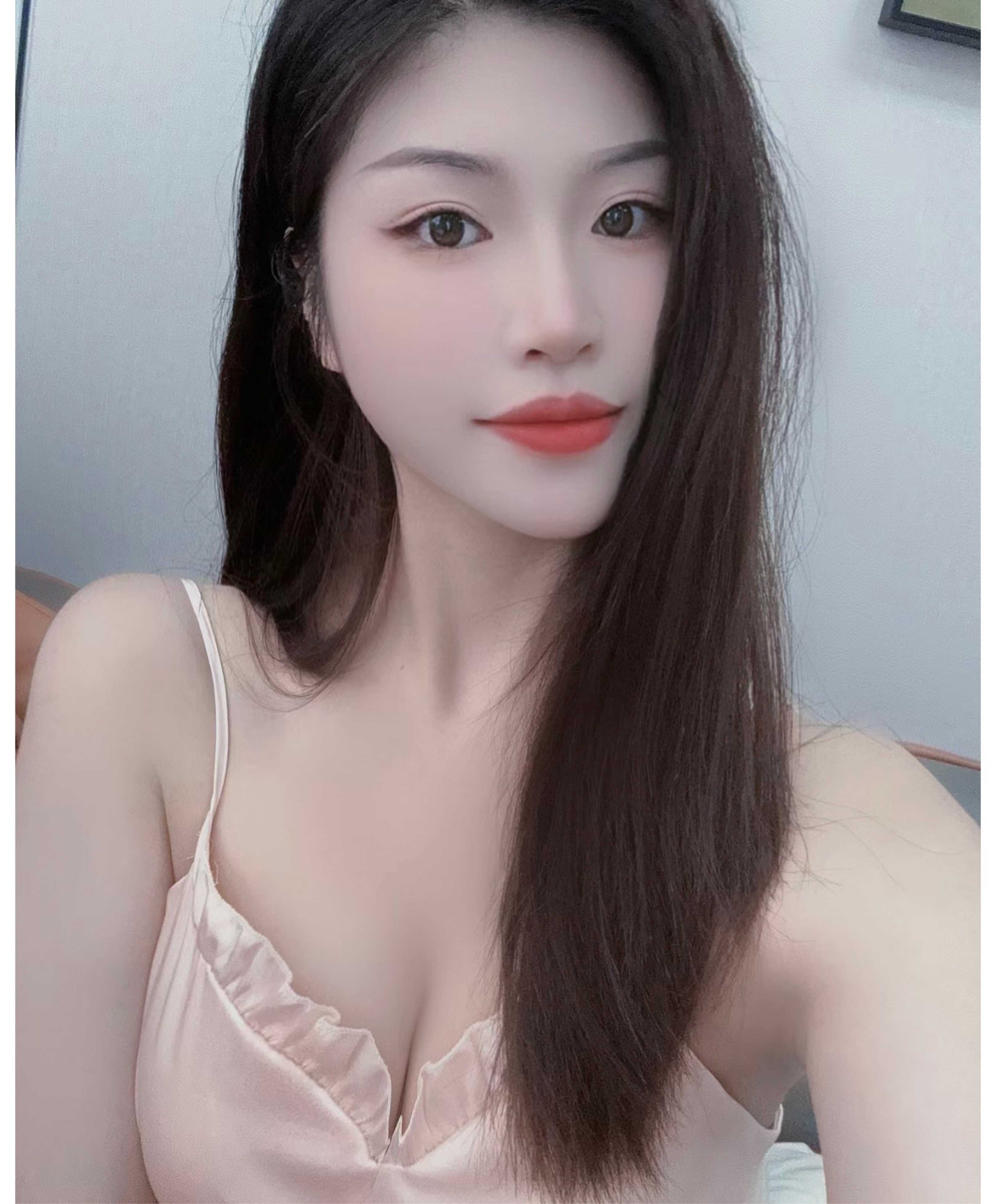 大良白嫩辣妹美美