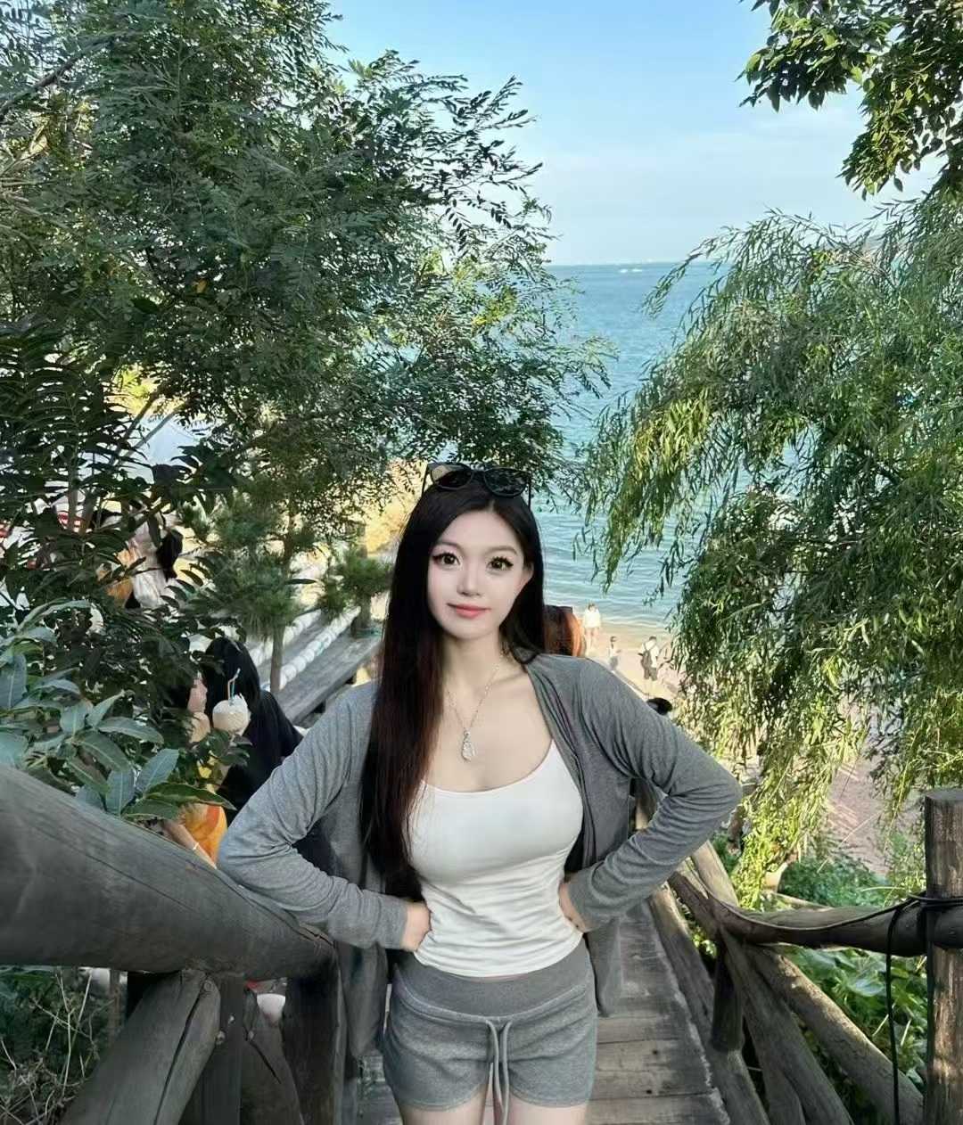 徐汇白嫩大奶小姐姐橘子