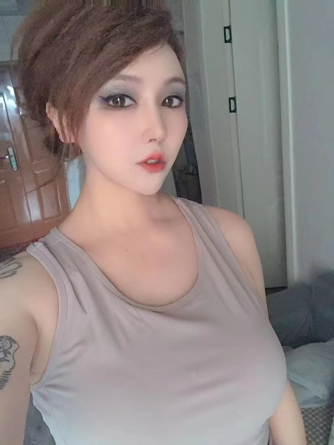 浦kB乳纹身妹可可