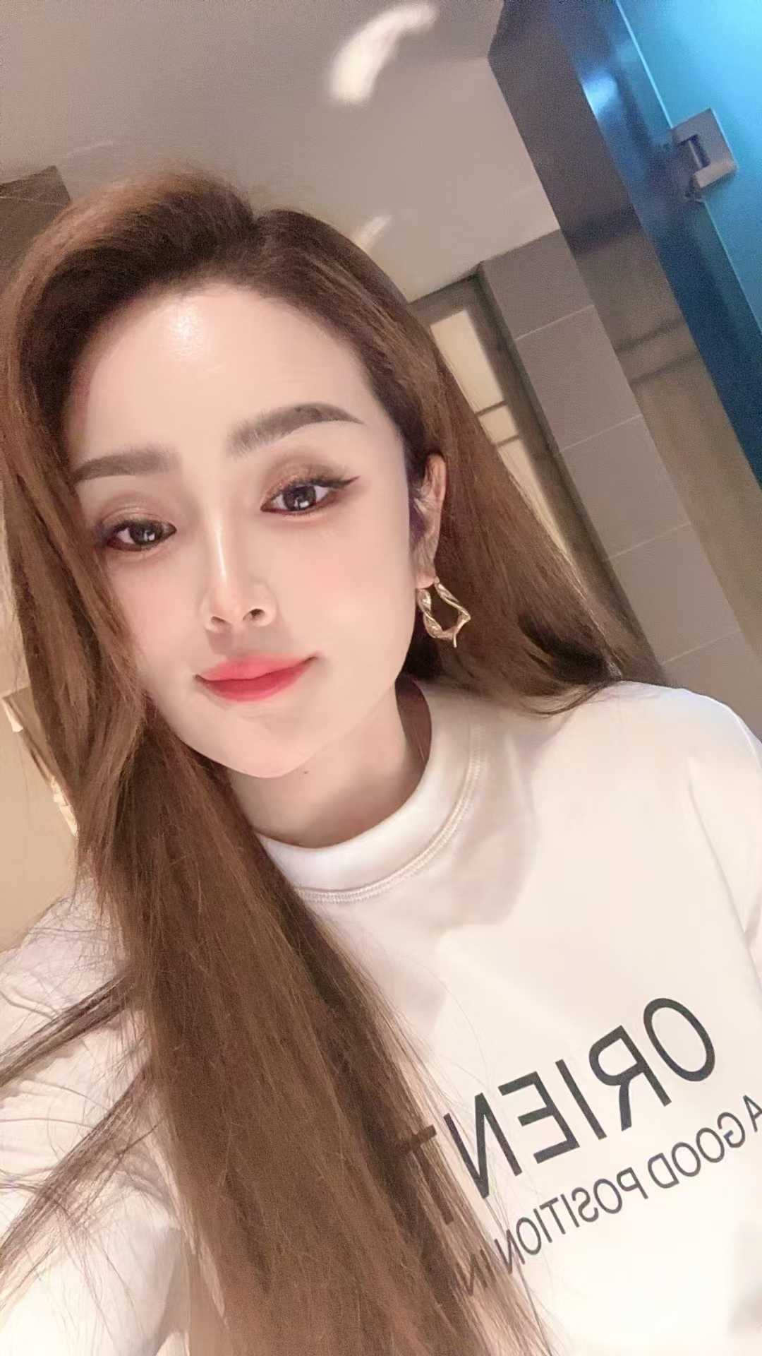 风Sao妖娆，身材一绝