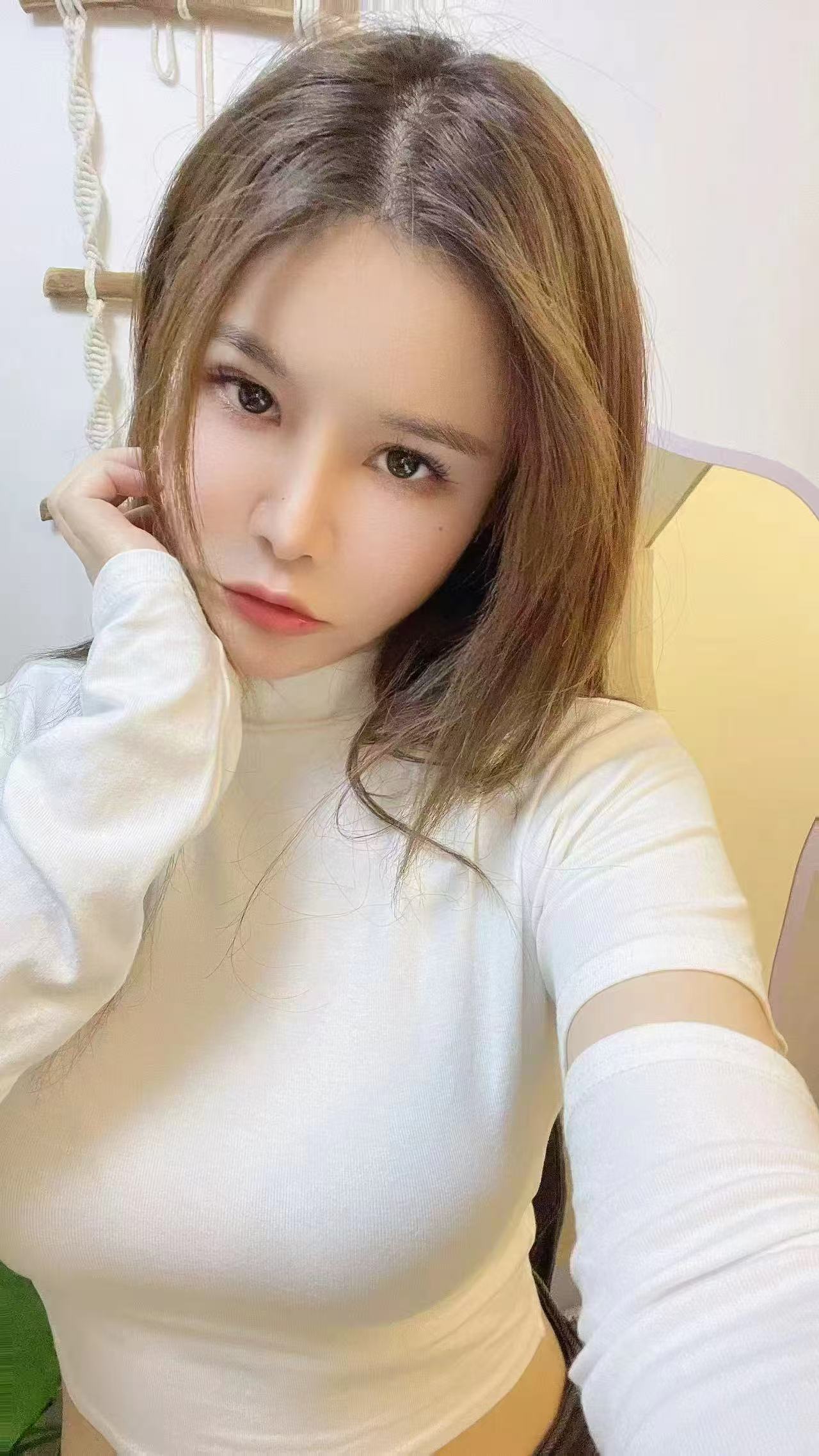 坂田美胸嫩妹甜甜