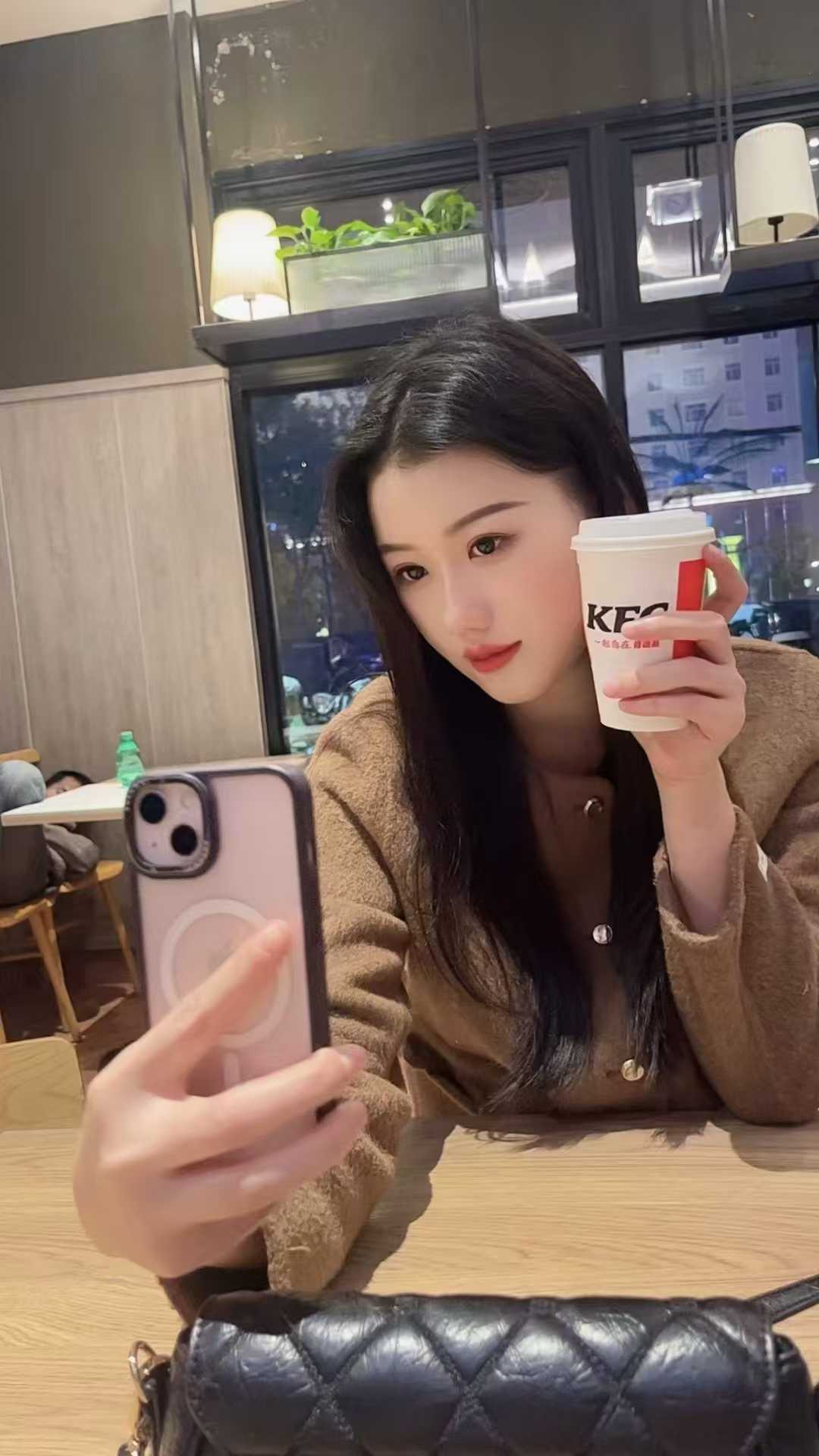 大长腿美眉，亲测不踩雷