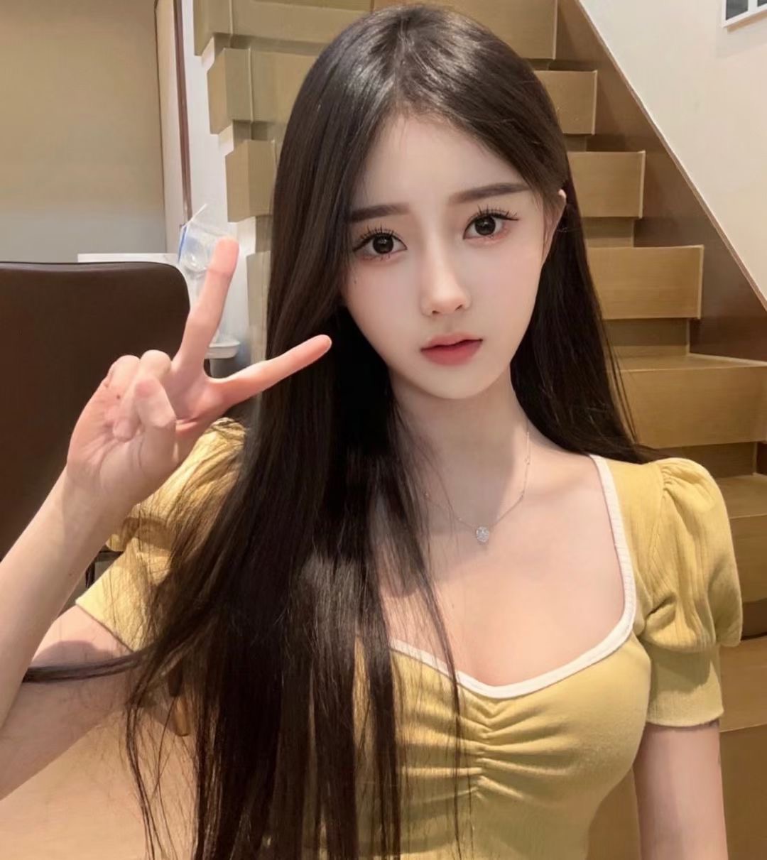 浦东萌妹子，年前漂亮身材火辣，服雾一流