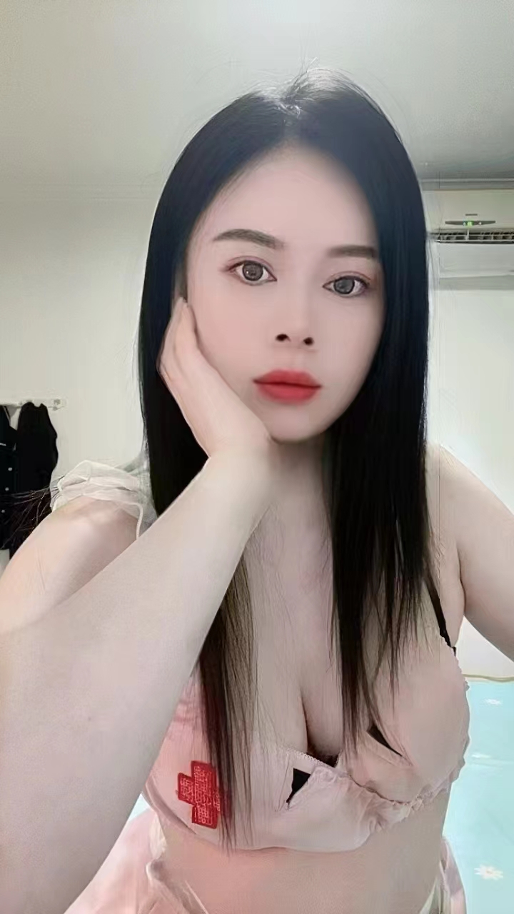 延兴门火辣大白兔菲菲