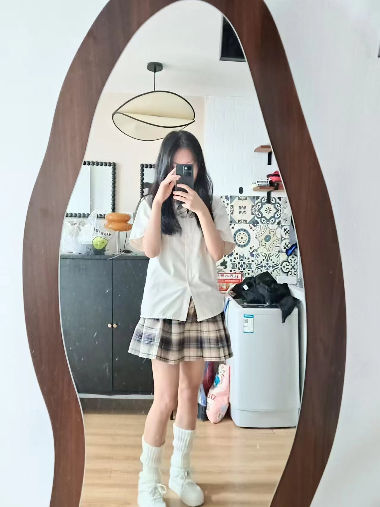 在校女大学生刚做兼职