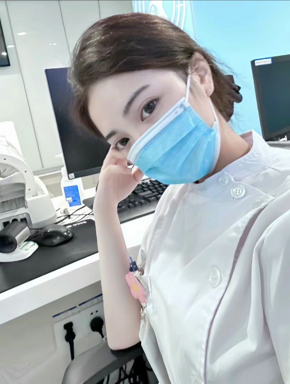 白衣天使短暂在