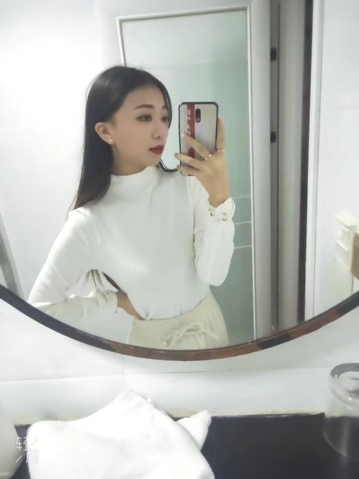 舌尖漫游。贴脸开大