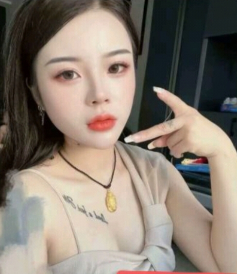 郫县嫩妹小龙女