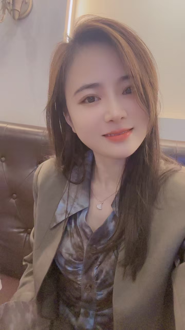 气质漂亮，不定时开课的高颜值妹妹