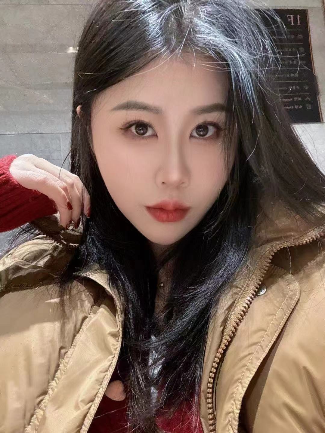 东站清新甜美悠然小姐姐