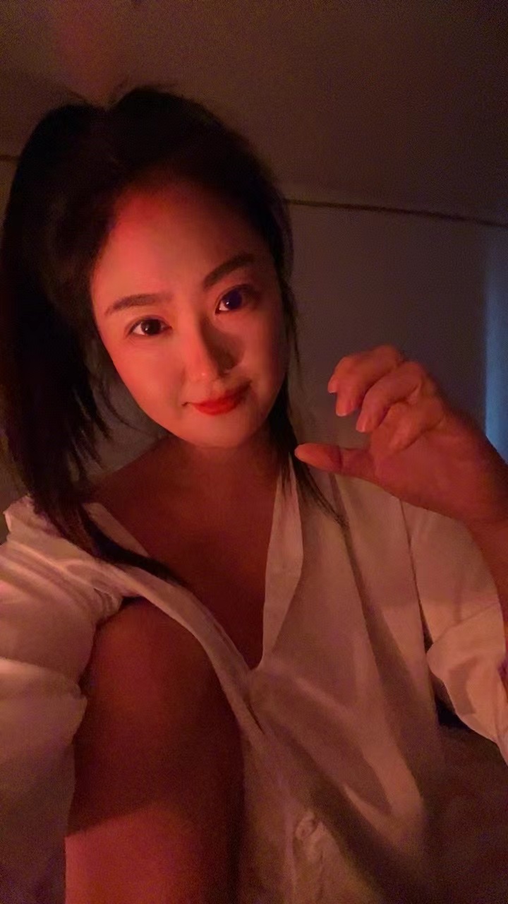 栖霞美艳诱人御姐妮妮