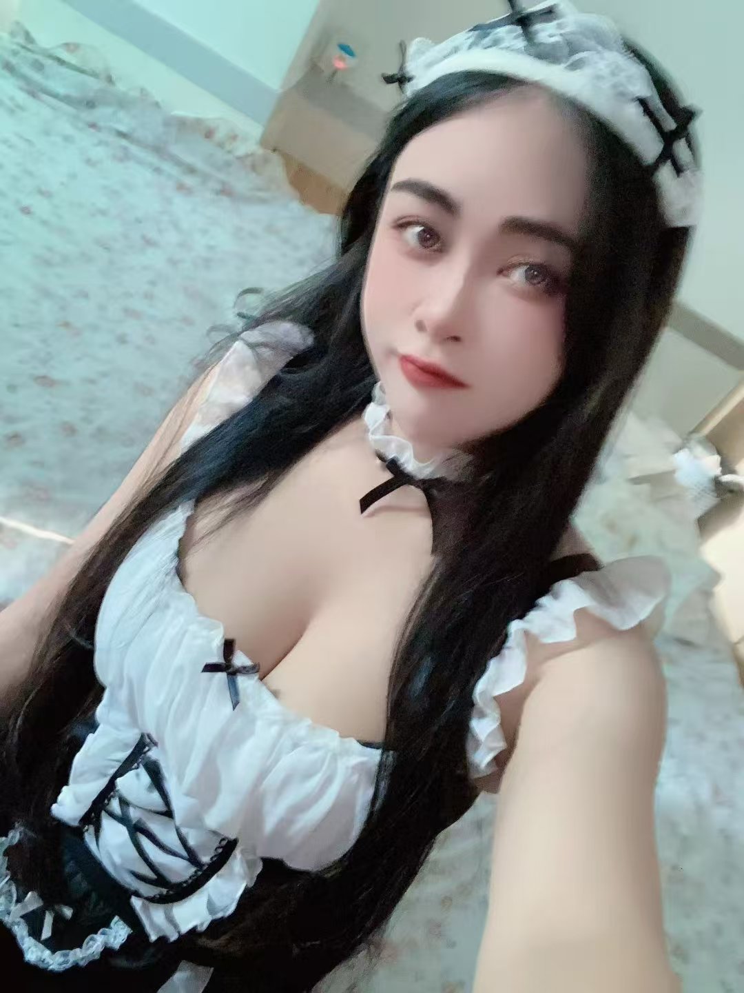 龙华大胸情趣辣妹小小