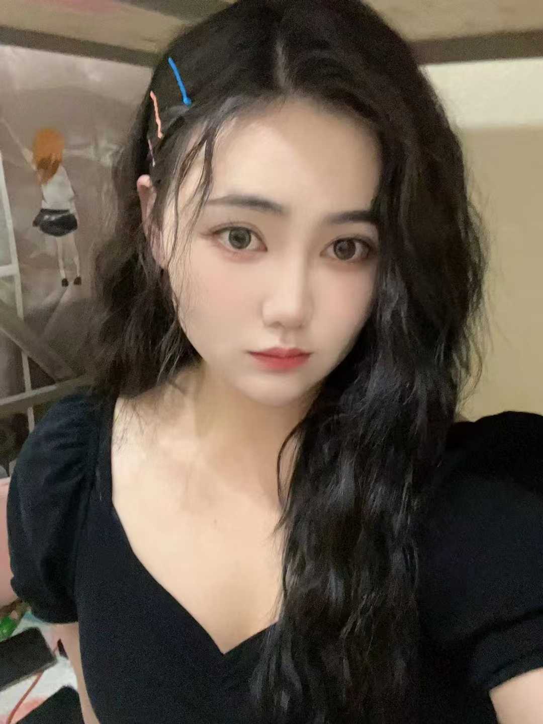 闷Sao型妹子，聊天不冷场，放心冲