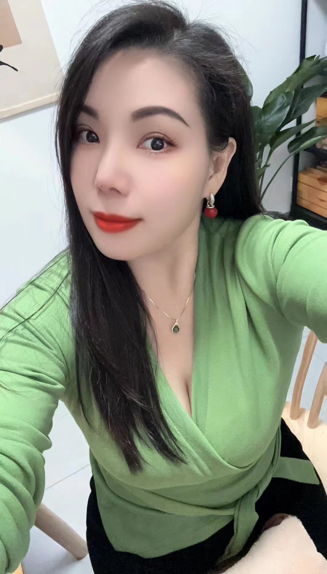 丹凤街惹火冰雪妹妹