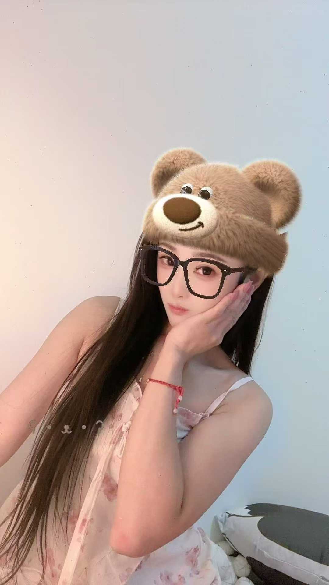 无与伦比的魅力，眼神能勾魂