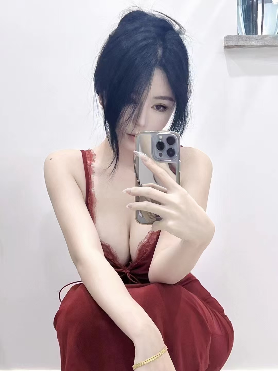 白嫩大奶辣妹小奶味