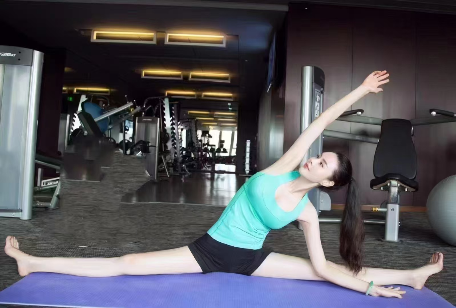 白嫩美腿舞蹈老师妞妞