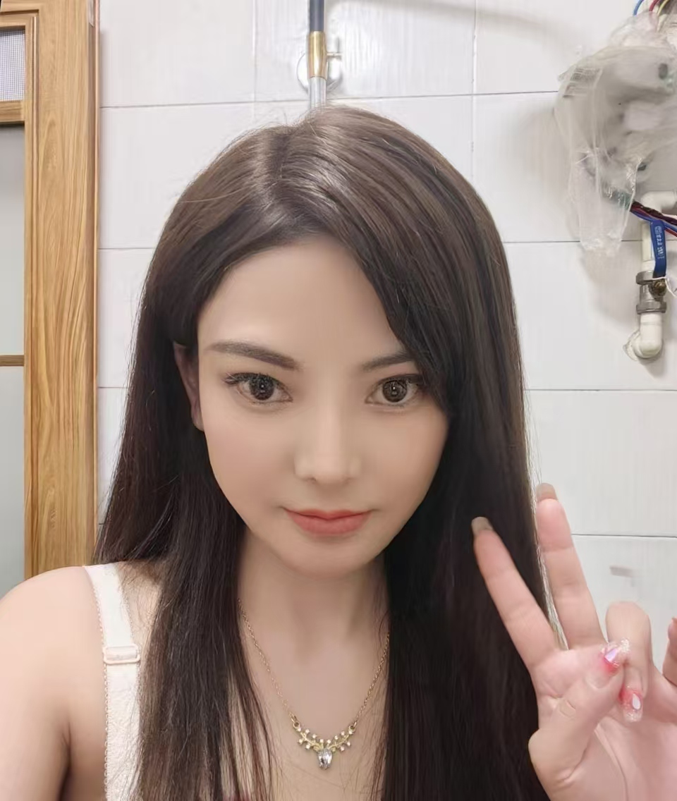 丰乳肥臀诱人妹子