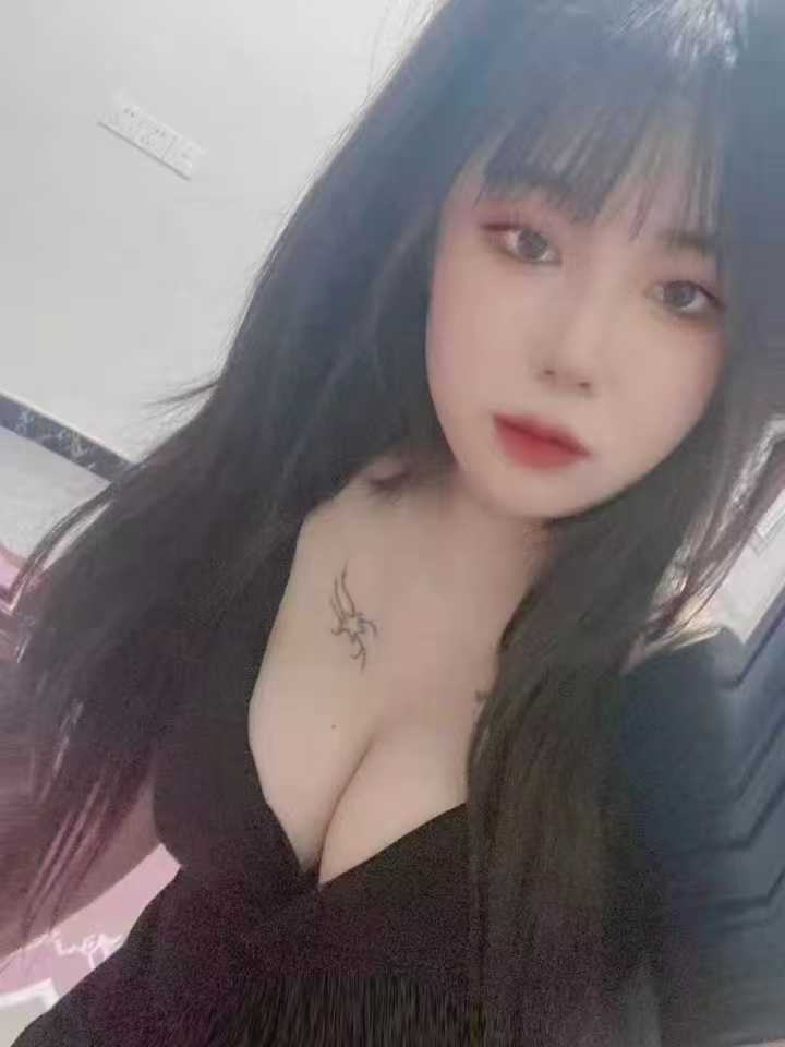 西湖区白嫩萌妹雨桐