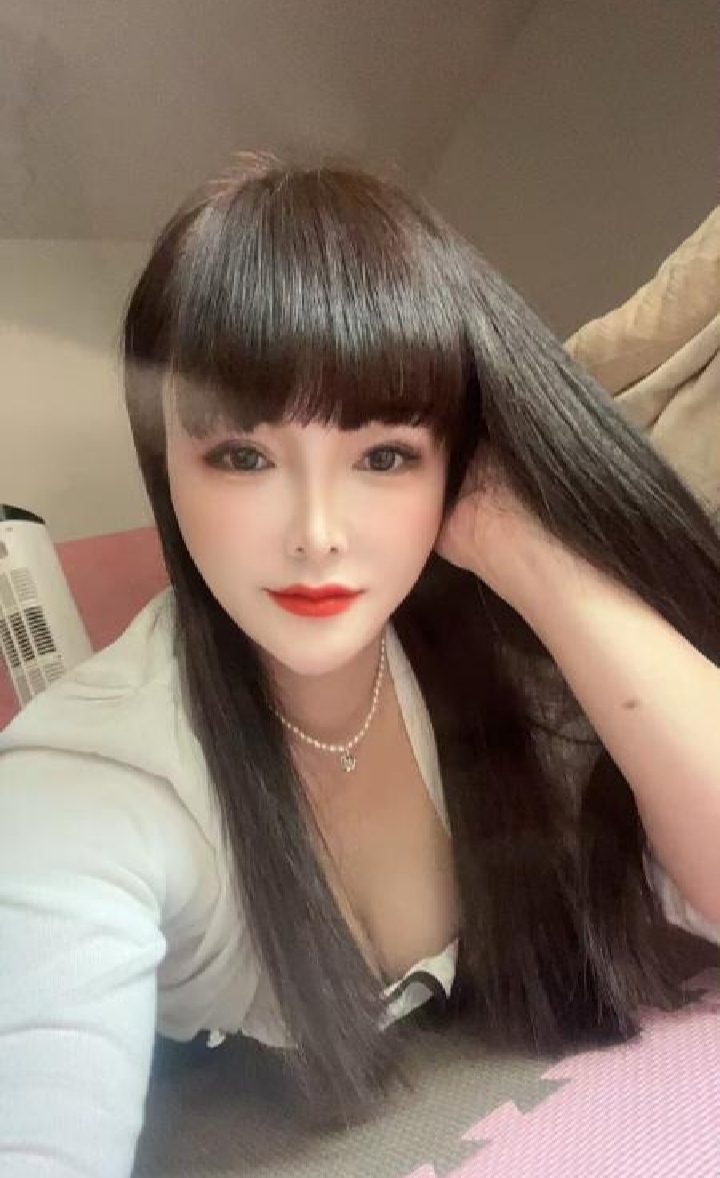 油坊桥大白兔勾人小姨子