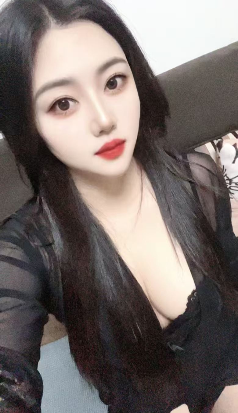 极品白嫩大胸辣妹可儿