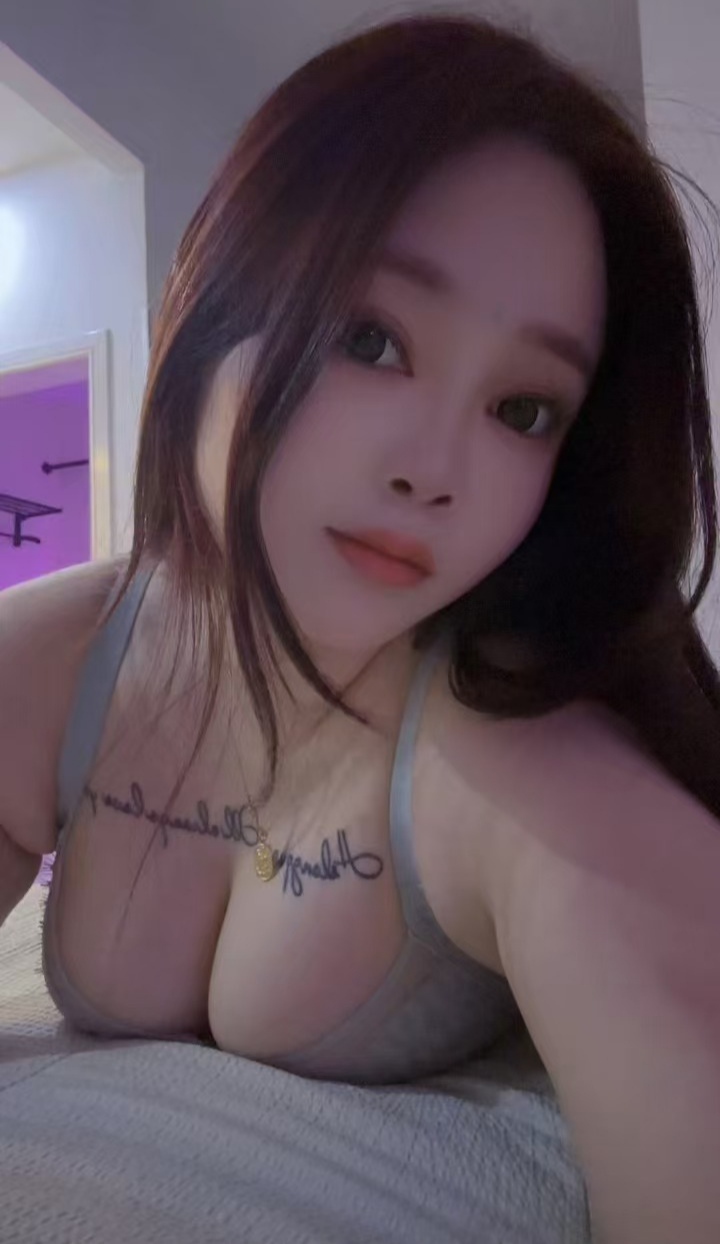 光谷巨乳嫩妹倩宝