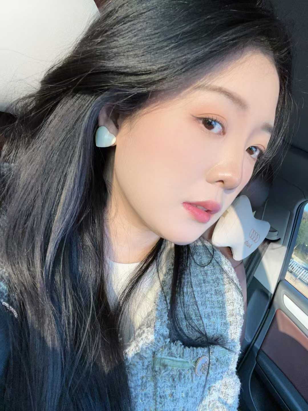 这个妹妹自带体香闻着都能上头