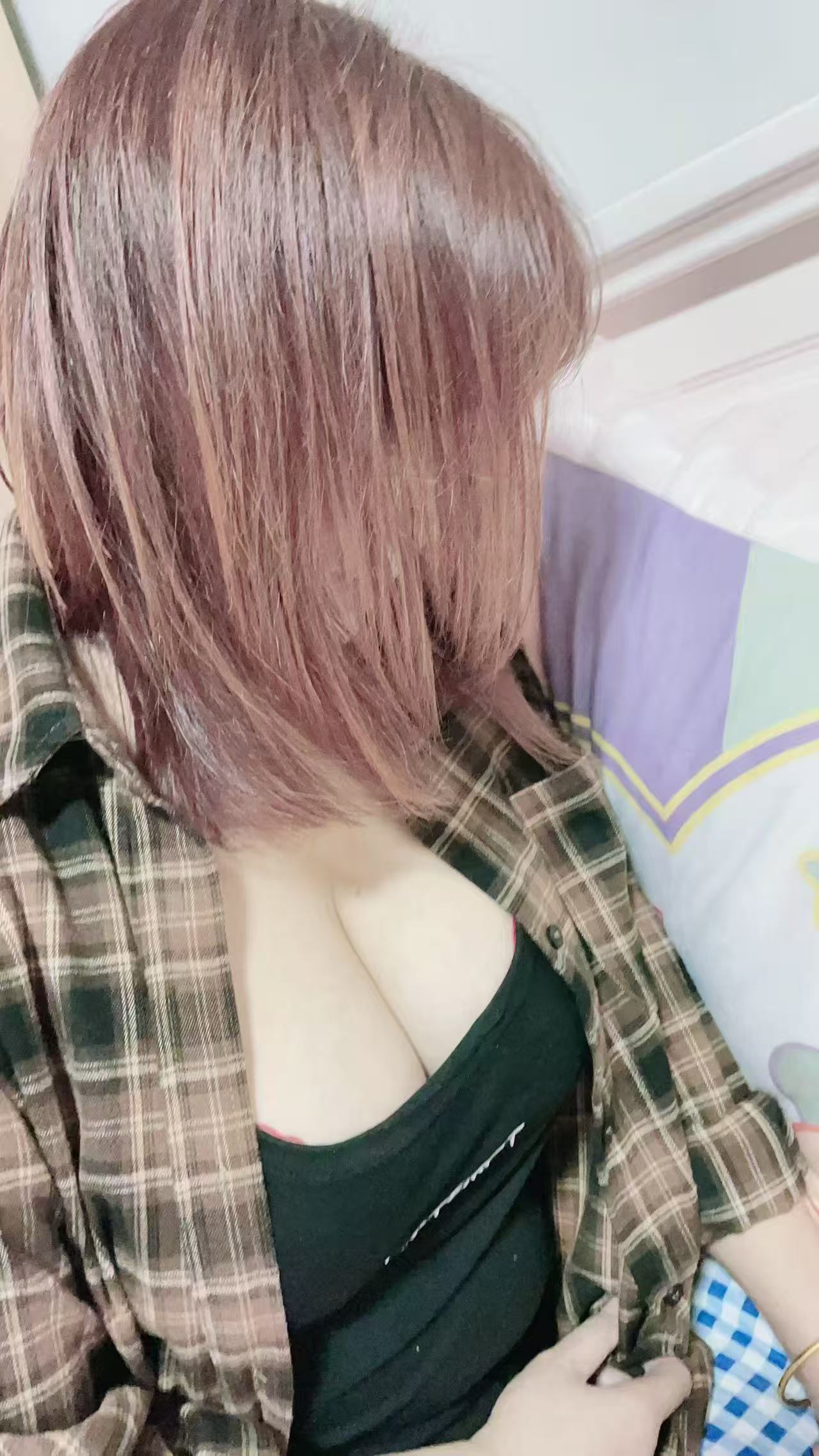 短发肉弹小姐姐美美