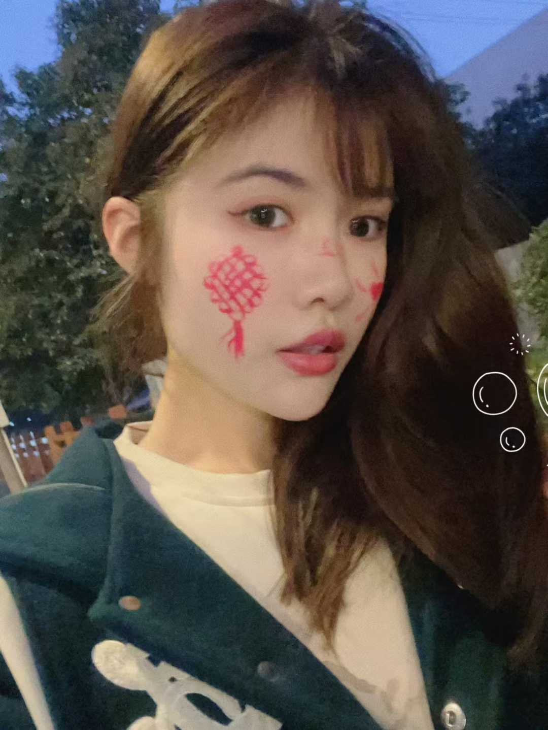 健身妹妹 平时在健身