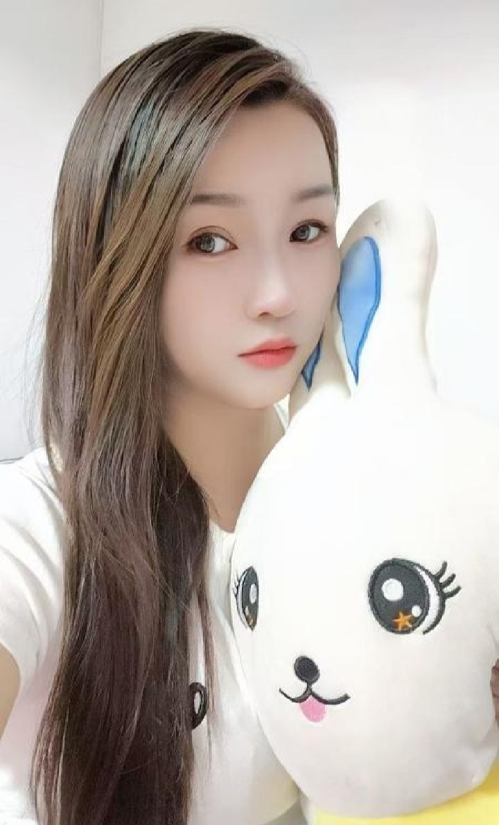 丰满热辣小御姐泡泡