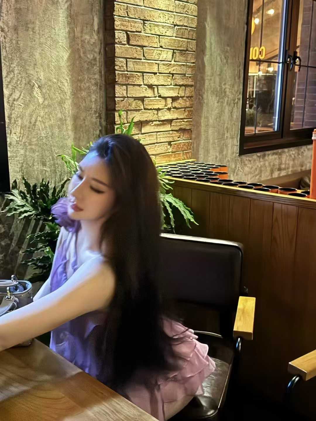 气质非常好很有女人味