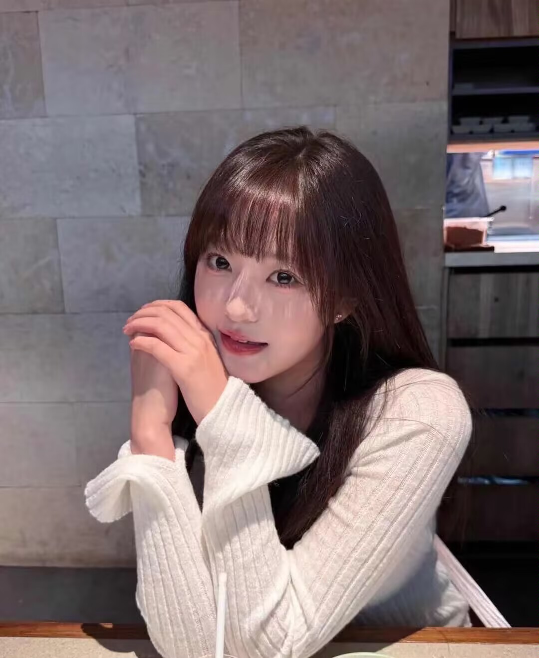 下马坊地铁站小姐姐