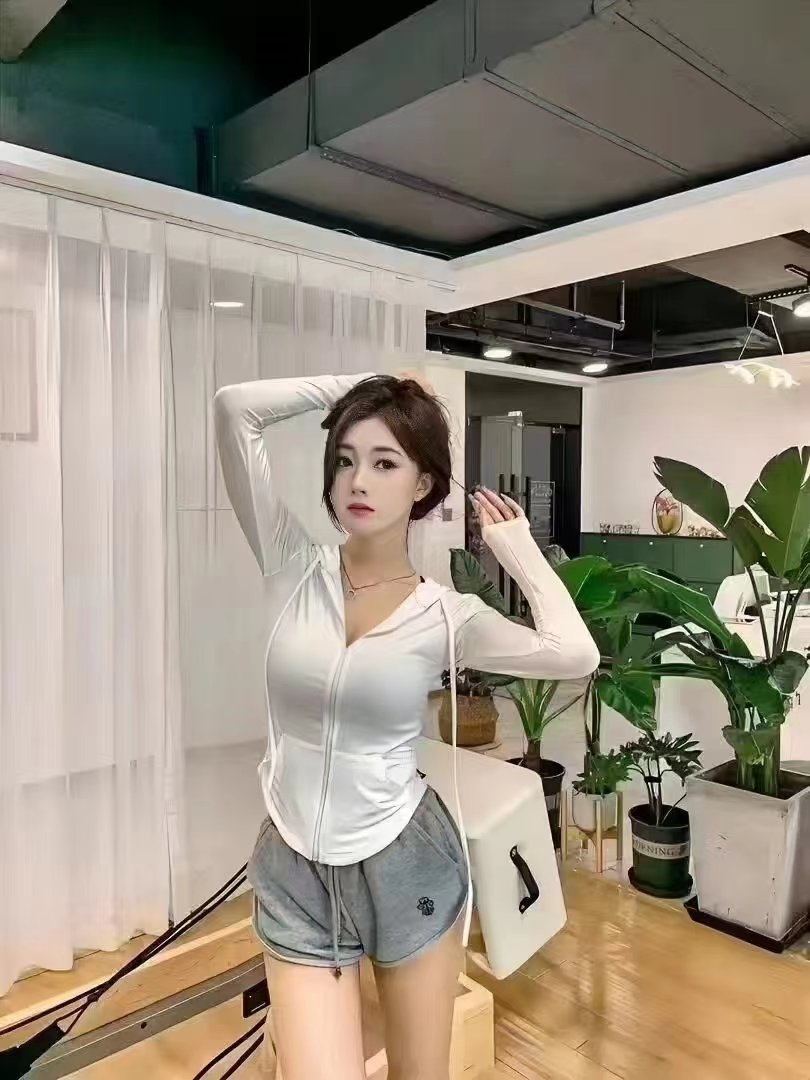 三峡广场白嫩大胸妹妹雪儿