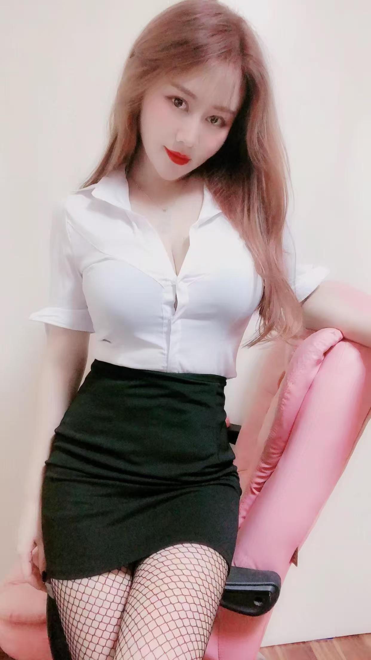 建邺丰乳肥臀尤物sao妹