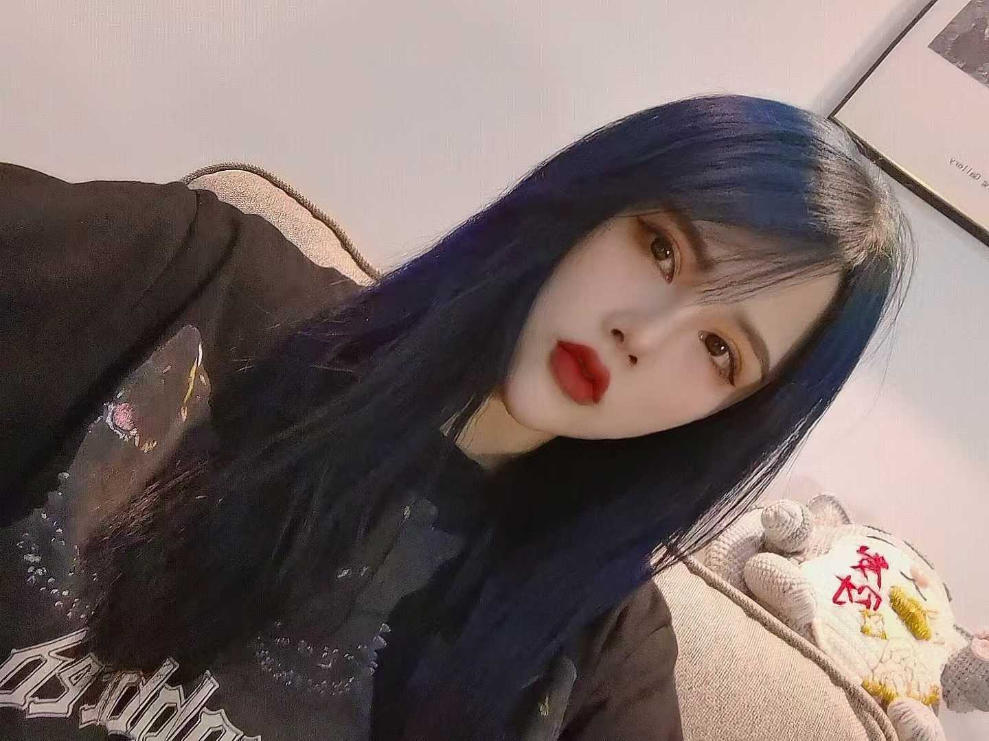 北仑区小美女车灯很大哦