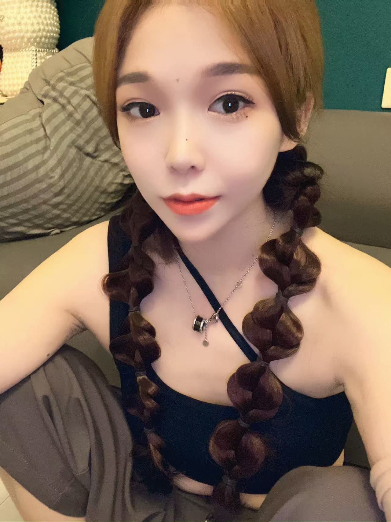 身材比例完美，各种姿势都行