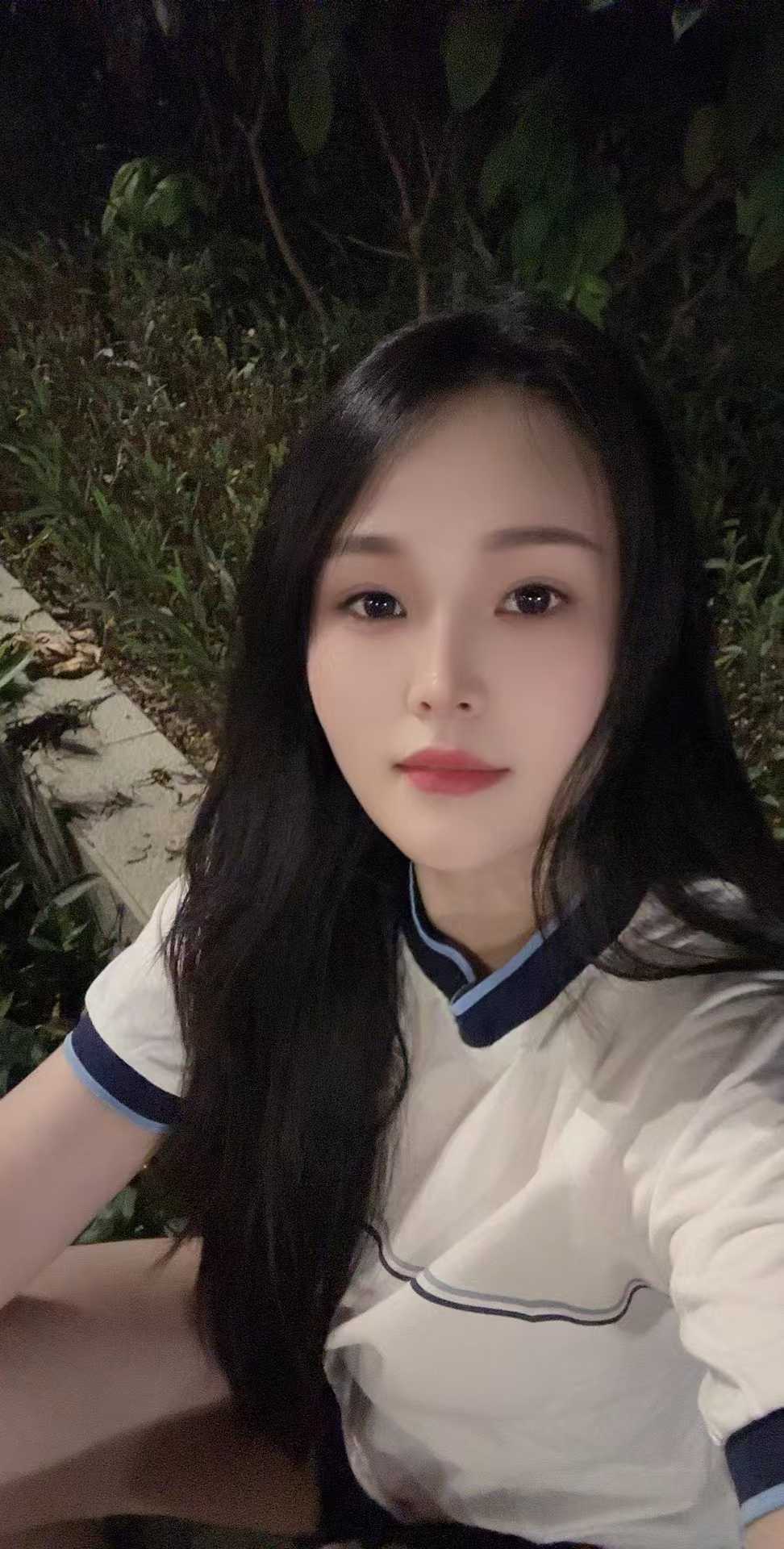 丰臀女郎按摩手法让人非常享受