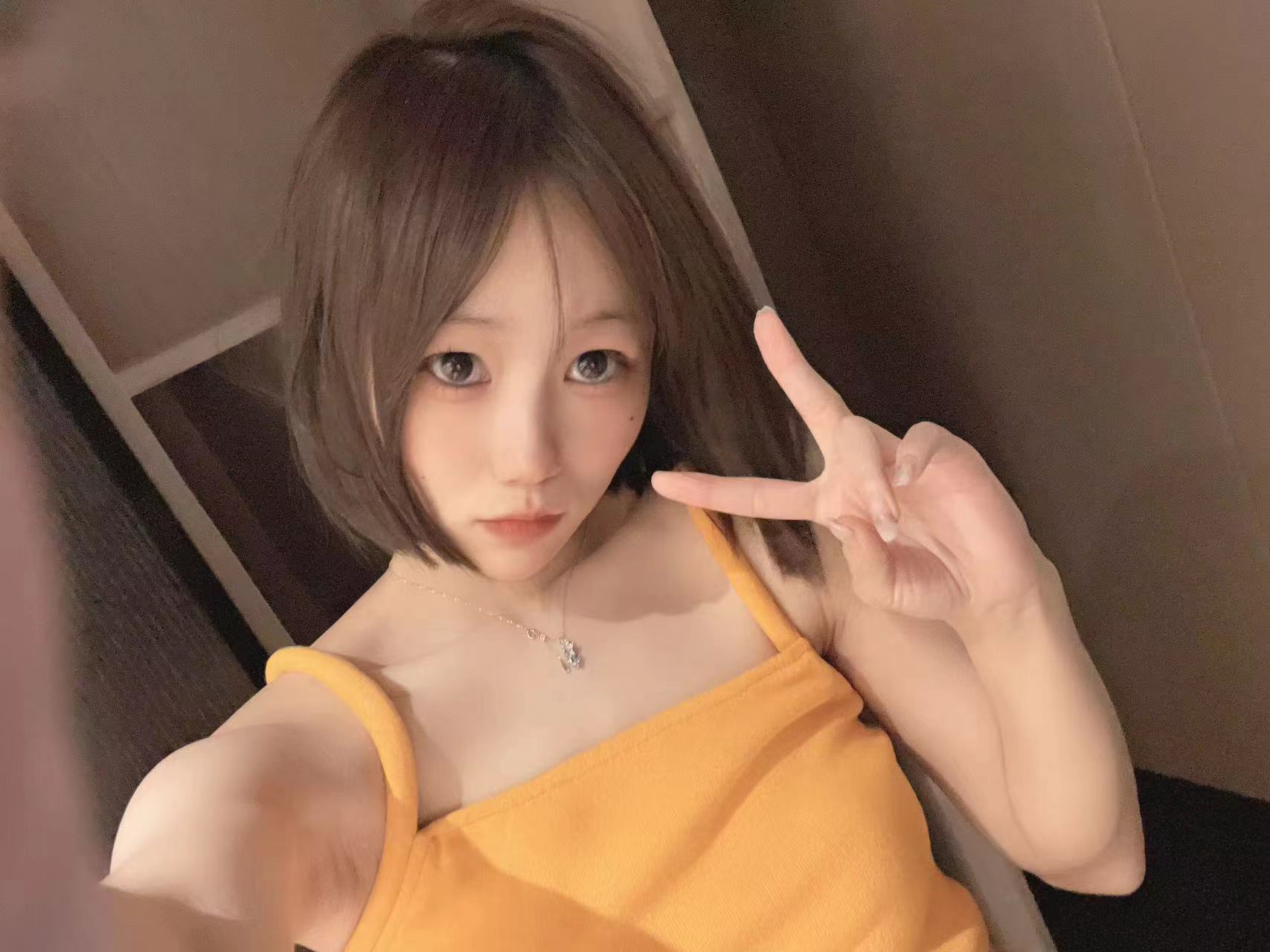 甜美系妹子娇娇欲滴