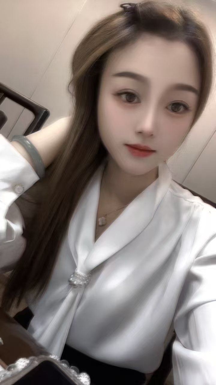 身材高挑匀称抱起来很带感