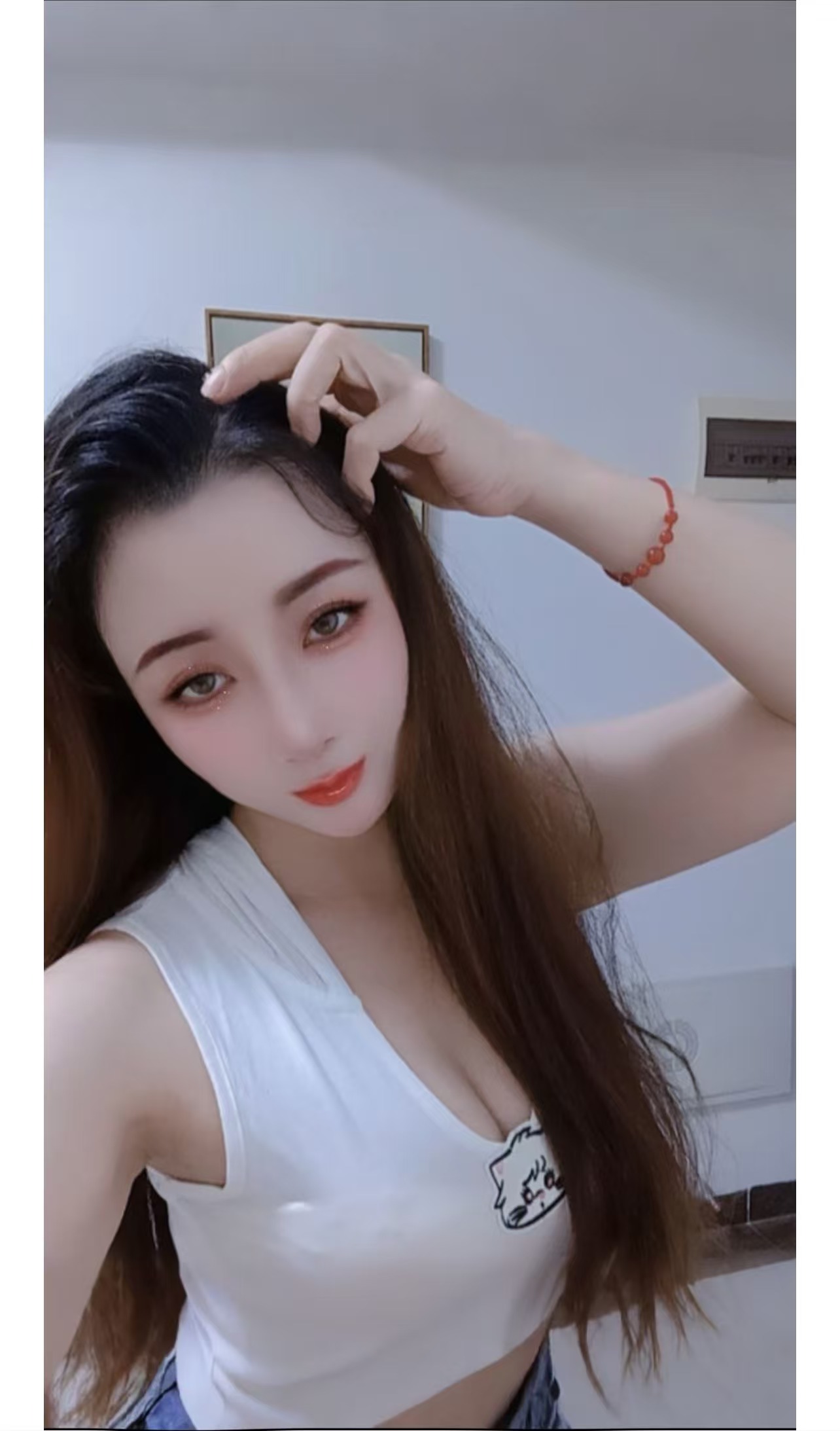 天河白嫩丰润辣妹菲菲