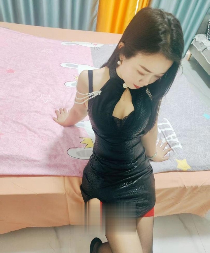 北湖路娇小女友感的小姐姐