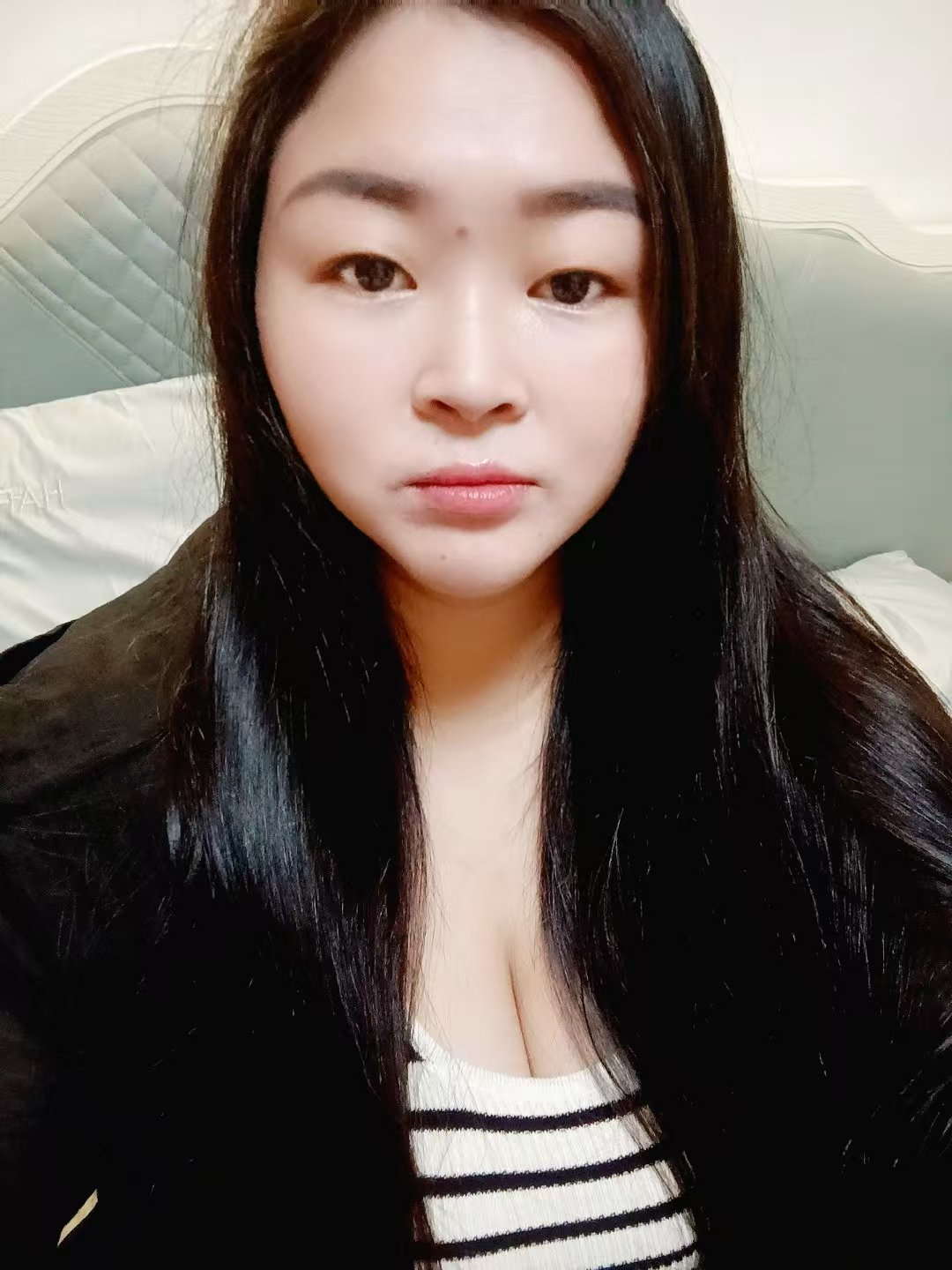 大胸服务系小姐姐依依